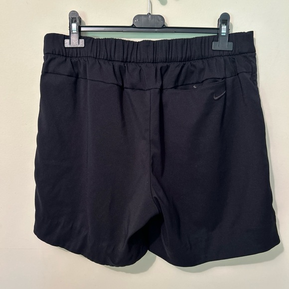 Nike Shorts Women's Medium Elastic Drawstring Waist Activewear Athleisure - Picture 2 of 13